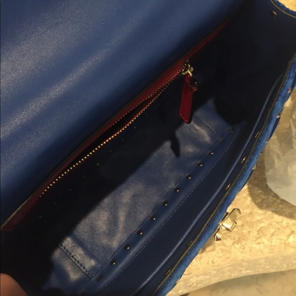 VALENTINO Rockstuds velvet shoulder bag - Picture 6 of 8